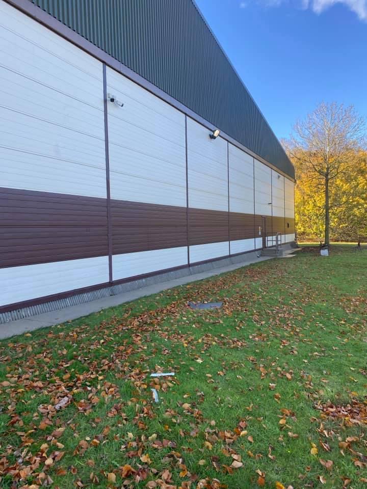 Professional wall and render cleaning – before and after by RoofCleaning.ch